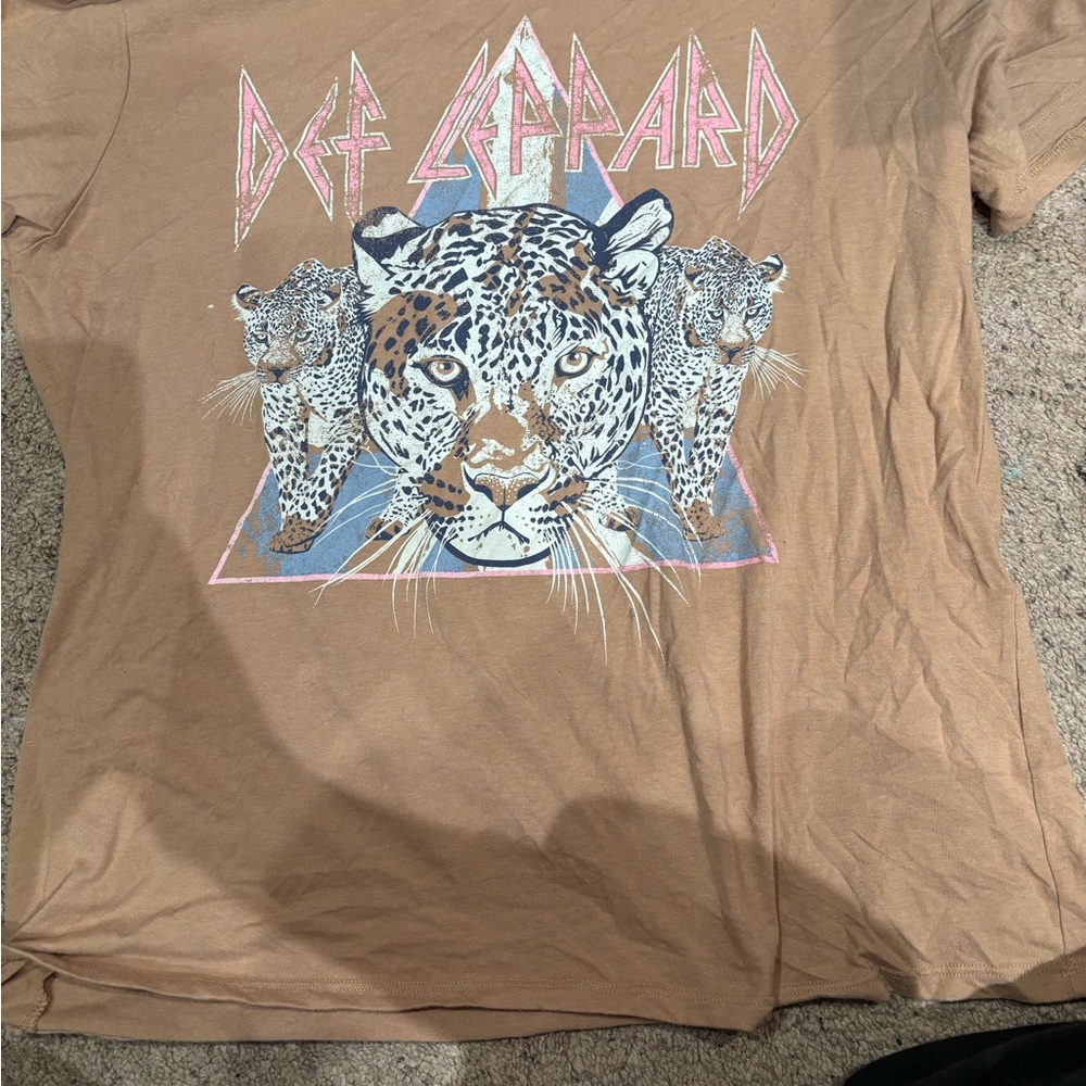 Def Leppard Tan Graphic T-Shirt
